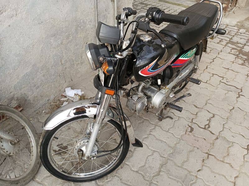 HONDA CD 70 2016 - Good Condition 4