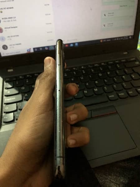 iPhone 11 Pro Max for urgent sale 1