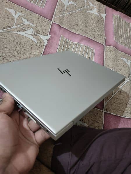 HP Elitebook 830 G6 (16/512) 6