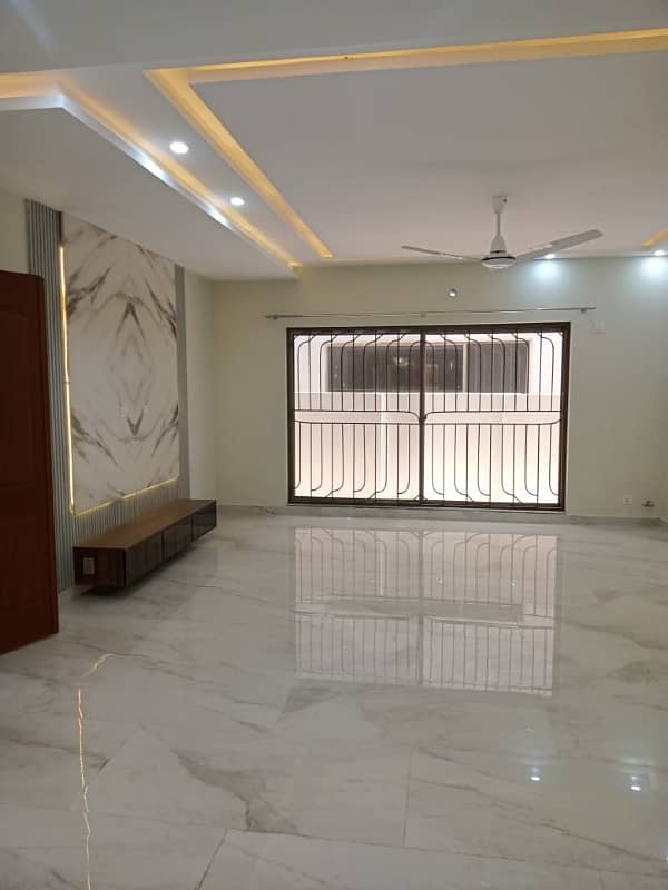 Brig House 5 Bedrooms For Rent Fully Tiled 10