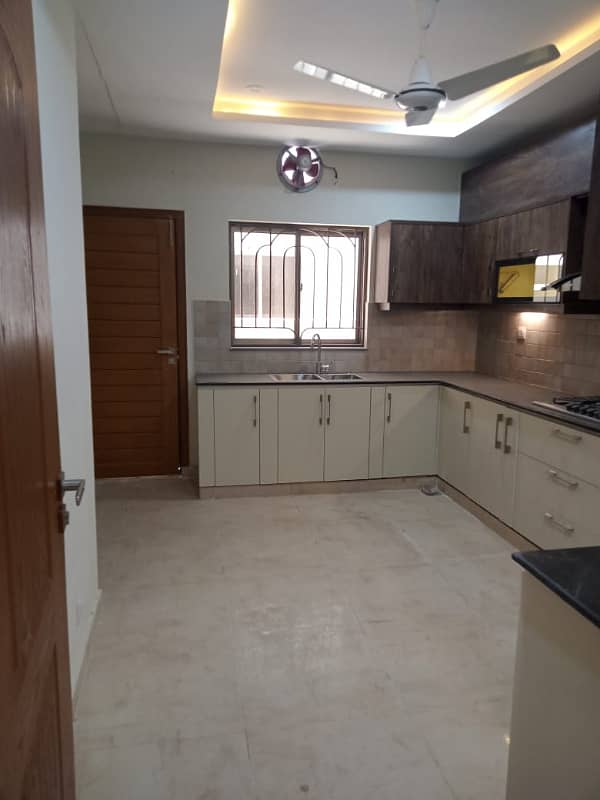 Brig House 5 Bedrooms For Rent Fully Tiled 13