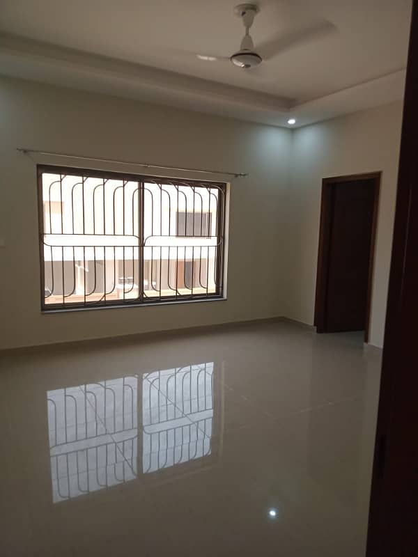 Brig House 5 Bedrooms For Rent Fully Tiled 27