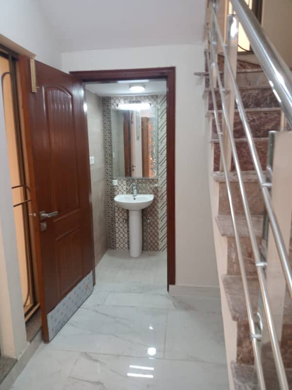 Brig House 5 Bedrooms For Rent Fully Tiled 28