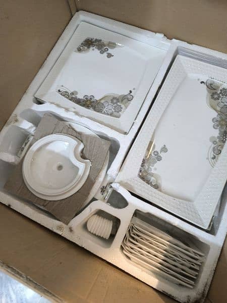 72 Piece Dinner Set 8