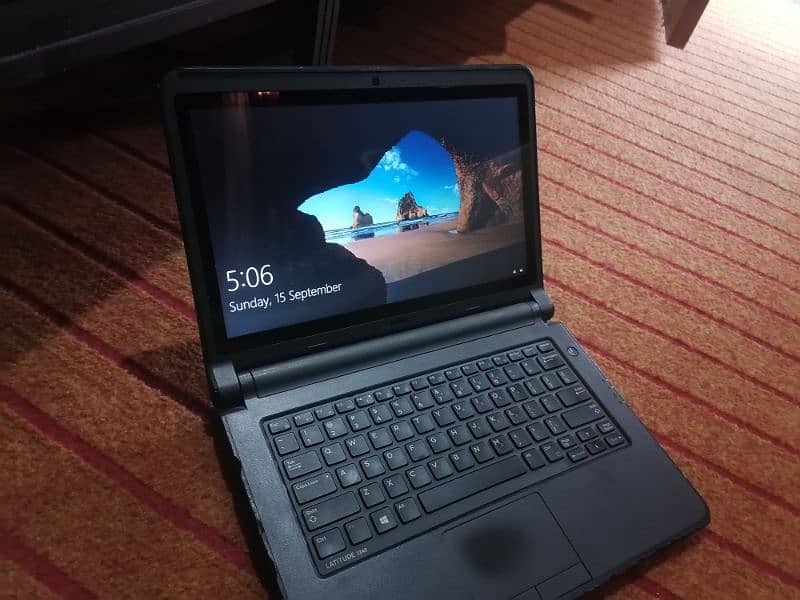 Dell Latitude 3340 i5 4th gen 4GB/128Ssd smooth touch screen 0