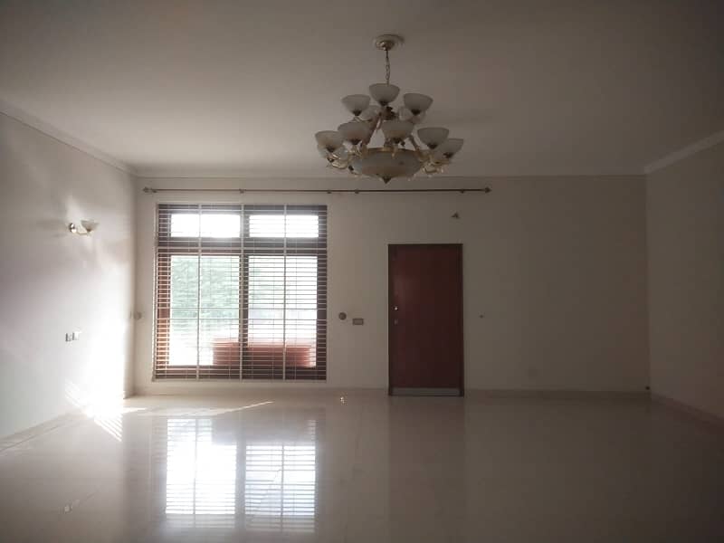 2 Kanal upper portion 3beds tv lounge drawing room separate gate Available for rent in DHA Phase 1 18