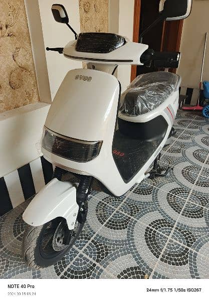 brand new scooty fix price 3