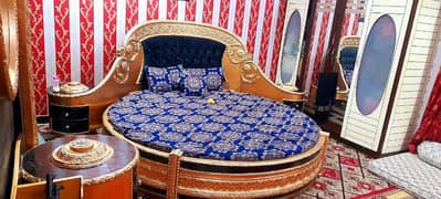 Bed and dressing used for sale price negotiable