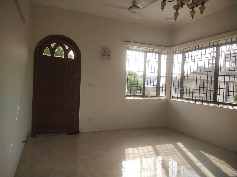 22 Marla upper portion 3 bed Tv lounge Separate gate available in DHA Phase 1 near J block Club 13