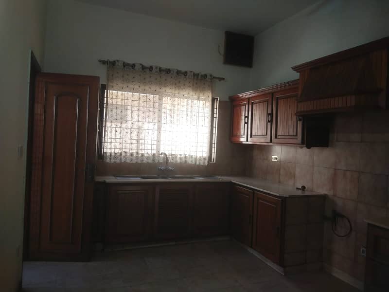 22 Marla upper portion 3 bed Tv lounge Separate gate available in DHA Phase 1 near J block Club 16