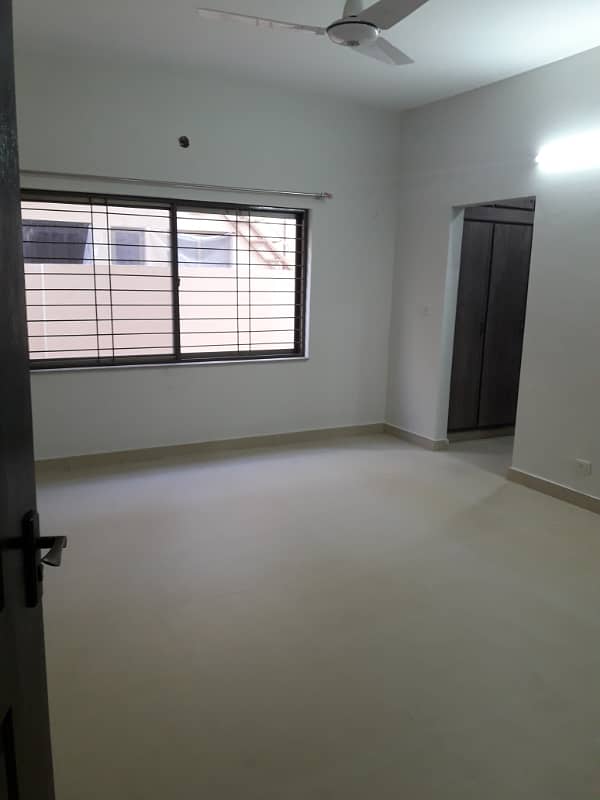 Brig House 5 Bedrooms For Rent Fully Tiled 10