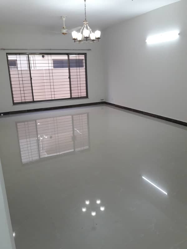 Brig House 5 Bedrooms For Rent Fully Tiled 27