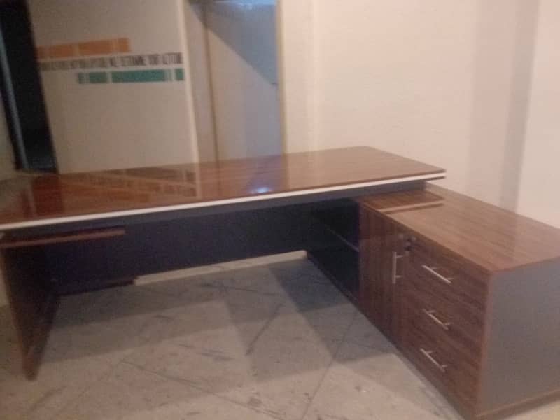 office Executive table for sale 2