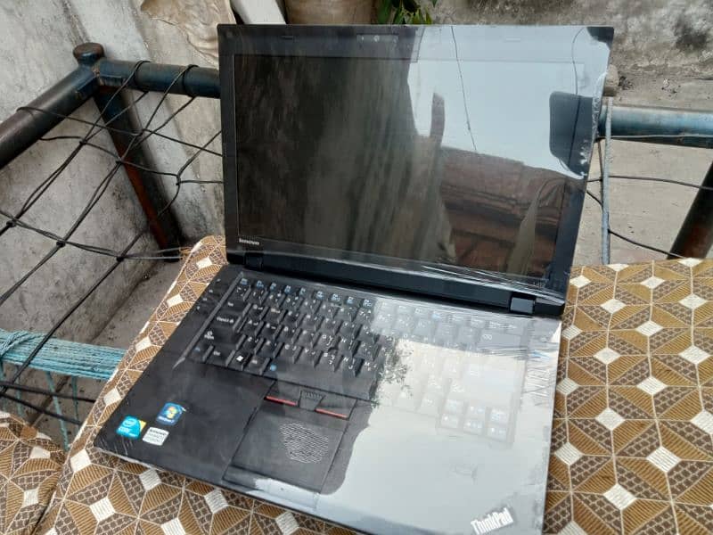 lenavo thinkpad core i5  lush condition 4gb ram 320 hard 0