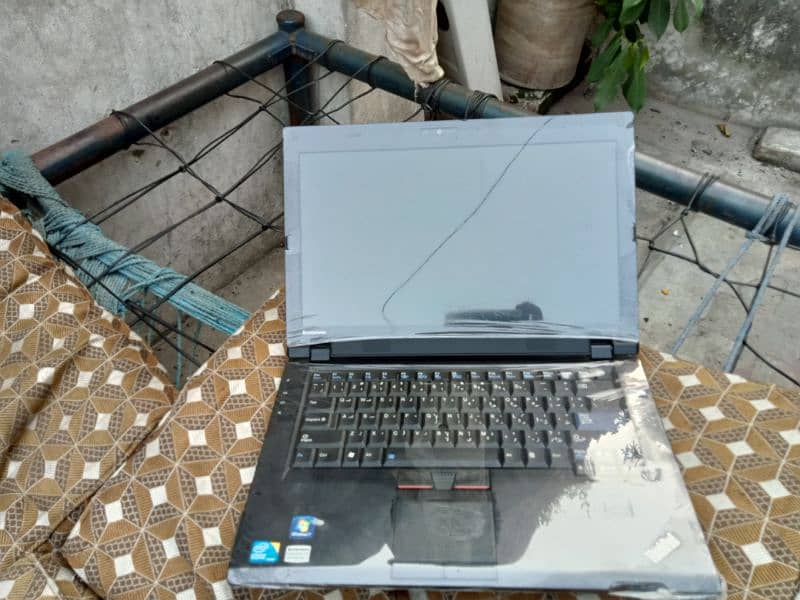 lenavo thinkpad core i5  lush condition 4gb ram 320 hard 8