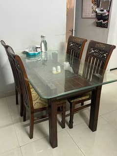 Dining Table with 6 chairs 0