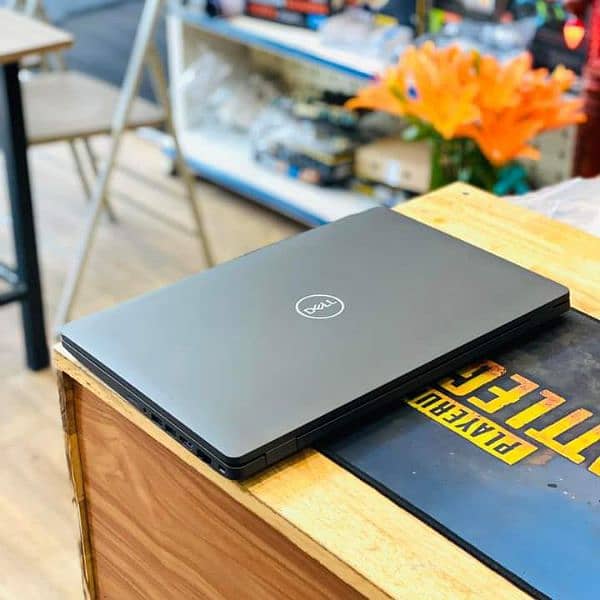 Dell Core i5 8th Generation (Ram 8GB + SSD 256GB) Beautiful Snake Body 2