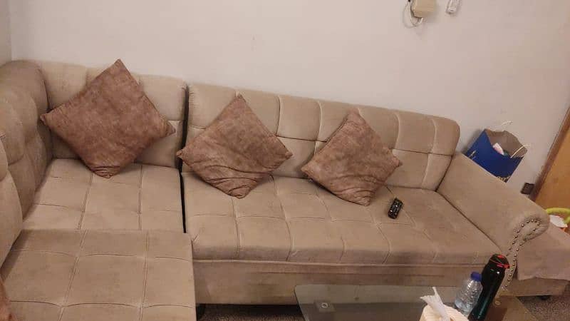 L-Shaped 7 Seater with Center Piece 2