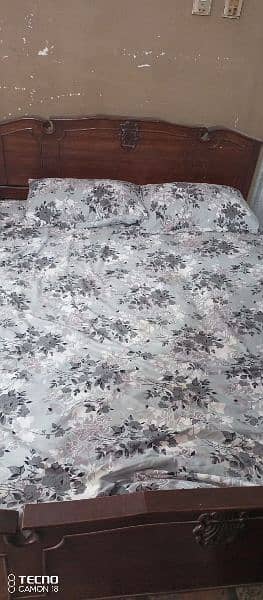 Double bed with one side table and dressing 6