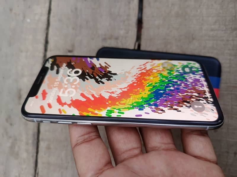 iPhone x (PTA APPROVED) 5