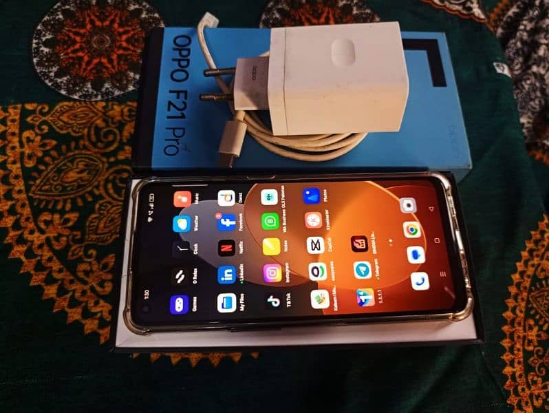 oppof21 pro. 8+4 ram. rom 128gb. condition. 10/10 exchange possible 2