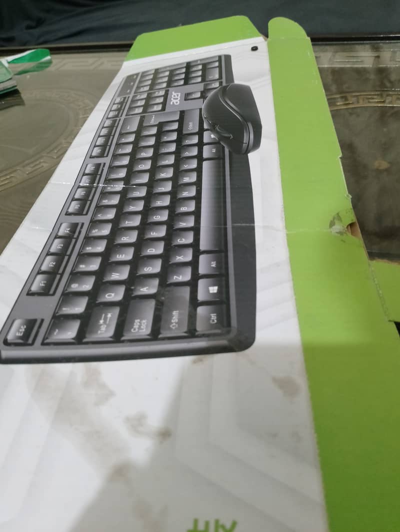 Acer wireless keyboard mouse with dongle (9/10) 1