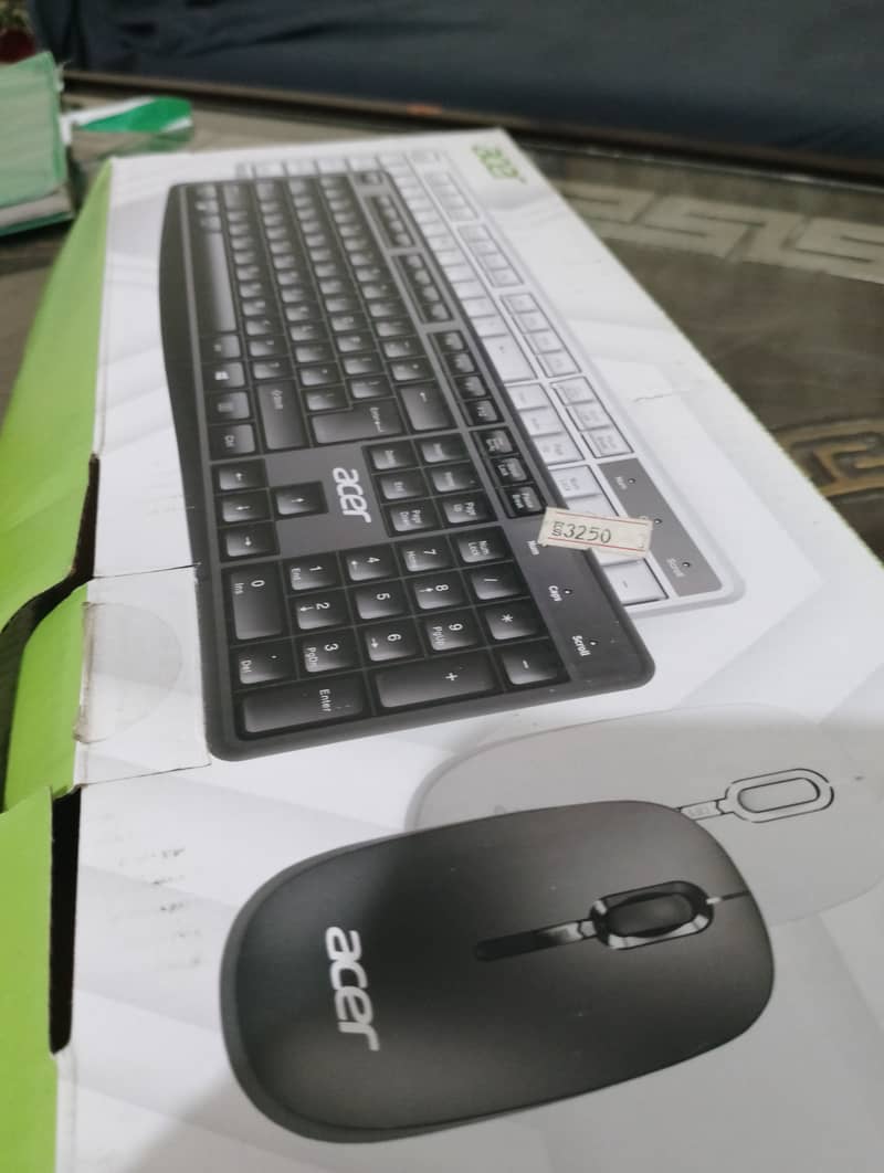 Acer wireless keyboard mouse with dongle (9/10) 2