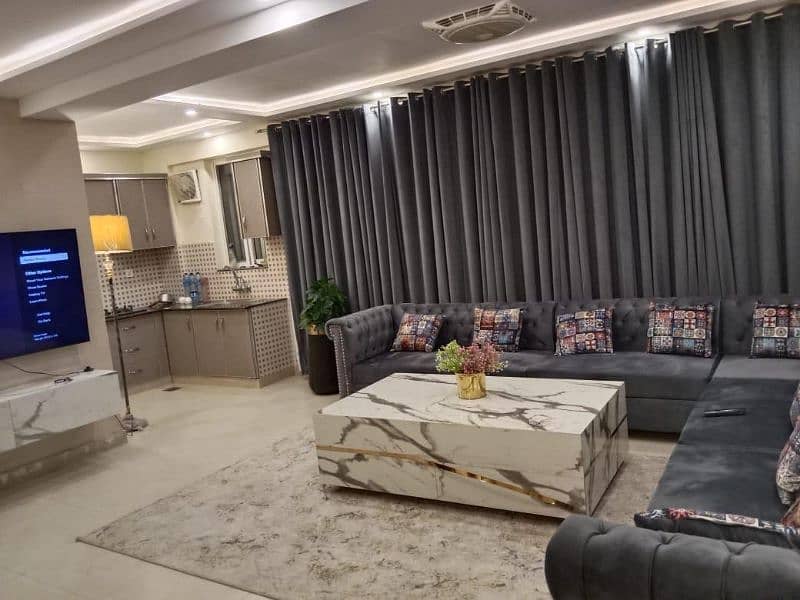 One bedroom VIP apartment for rent for short stay in bahria town 0