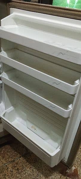 Dawlance fridge for sell urgent 0