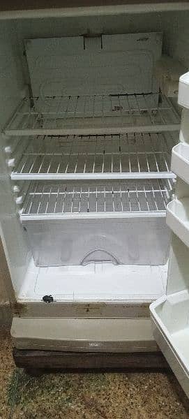 Dawlance fridge for sell urgent 1