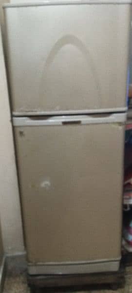 Dawlance fridge for sell urgent 3