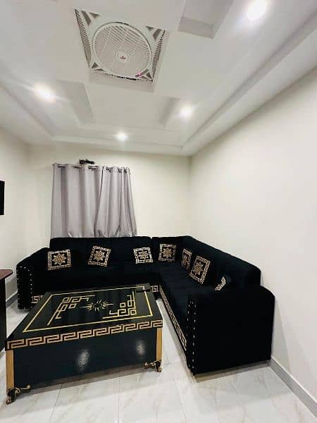 One bedroom VIP apartment for rent for short stay in bahria town 1