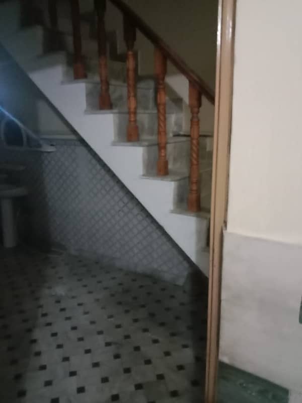 2.5 MARLA BEAUTIFUL DOUBLE STORY HOUSE FOR SALE AT THE PRIME LOCATION OF JOHAR TOWN LAHORE(NEAR JINNAH HOSPITAL) 2