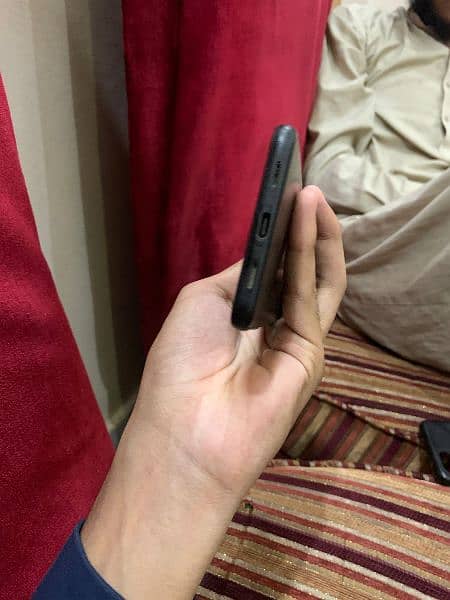 google pixel4 a5g minor crack on glass baki all ok 4