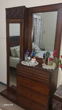 King size bed & Dressing table