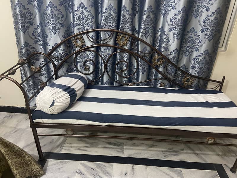 Iron bed & Iron Sethi 3