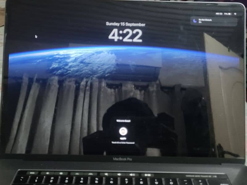 Macbook pro 2018 model 1