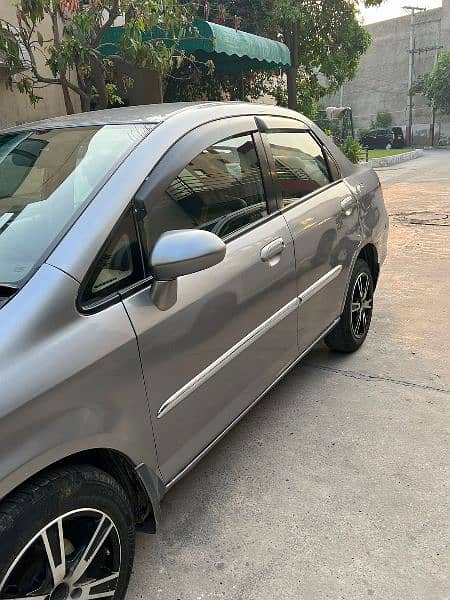 I want to sale my Honda City IDSI 2005 1