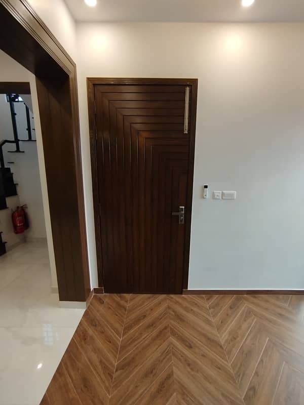 5 MARLA IDEAL LOCATION BRAND NEW HOUSE FOR SALE IN DHA RAHBAR PHASE 2 50FT WIDE 8