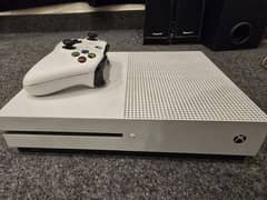 X Box 1 S with one Controller