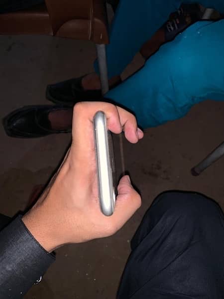 iPhone 11    128gb 3