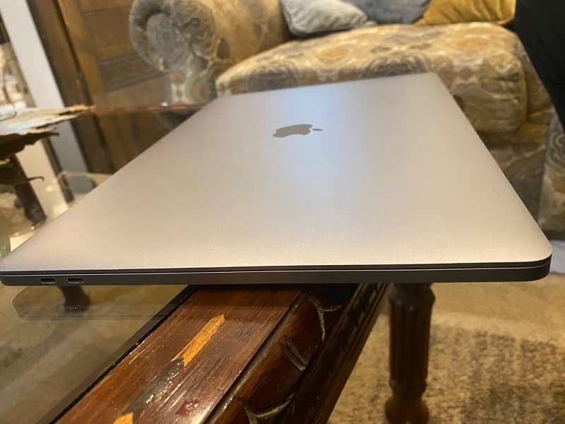 MacBook Pro 2019 1TB Core i9 3