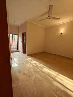 Tu bedroom ground portion for rent demand 80000 from location 0