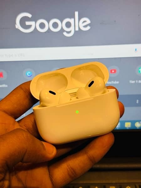 Airpods pro 2nd generation in warranty 10/10 2