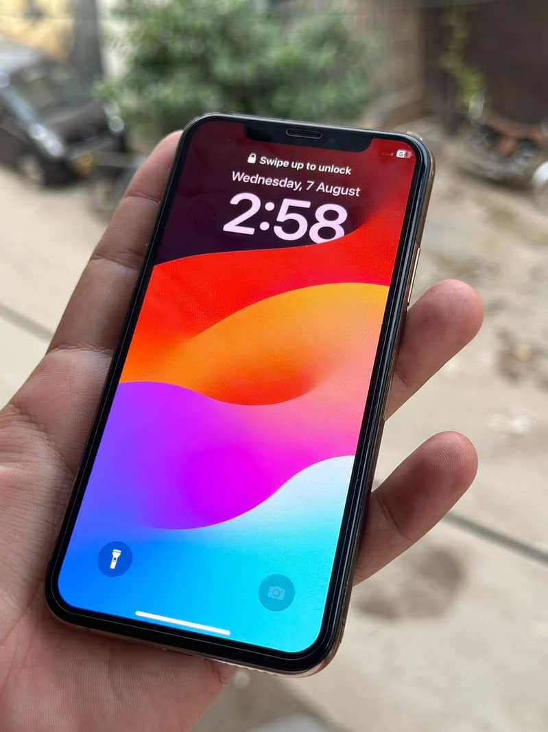 iPhone x 64GB 10/10 condition 1