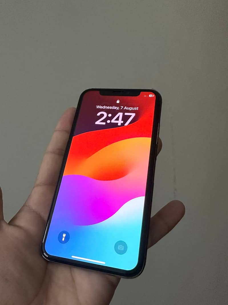 iPhone x 64GB 10/10 condition 11