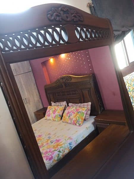 king Size Double bed with side tables and dressing table 4