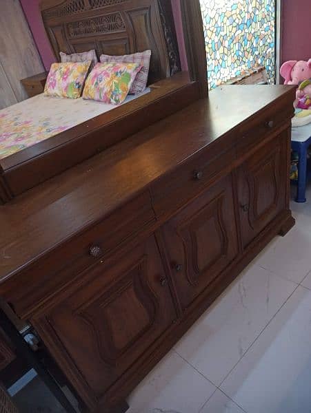 king Size Double bed with side tables and dressing table 5