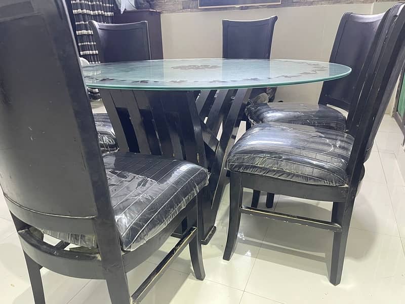 Black 6 seater round dining table 7