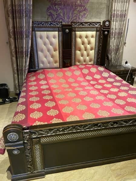 King Size Bed, Dressing Table and 2 Side Tables 1